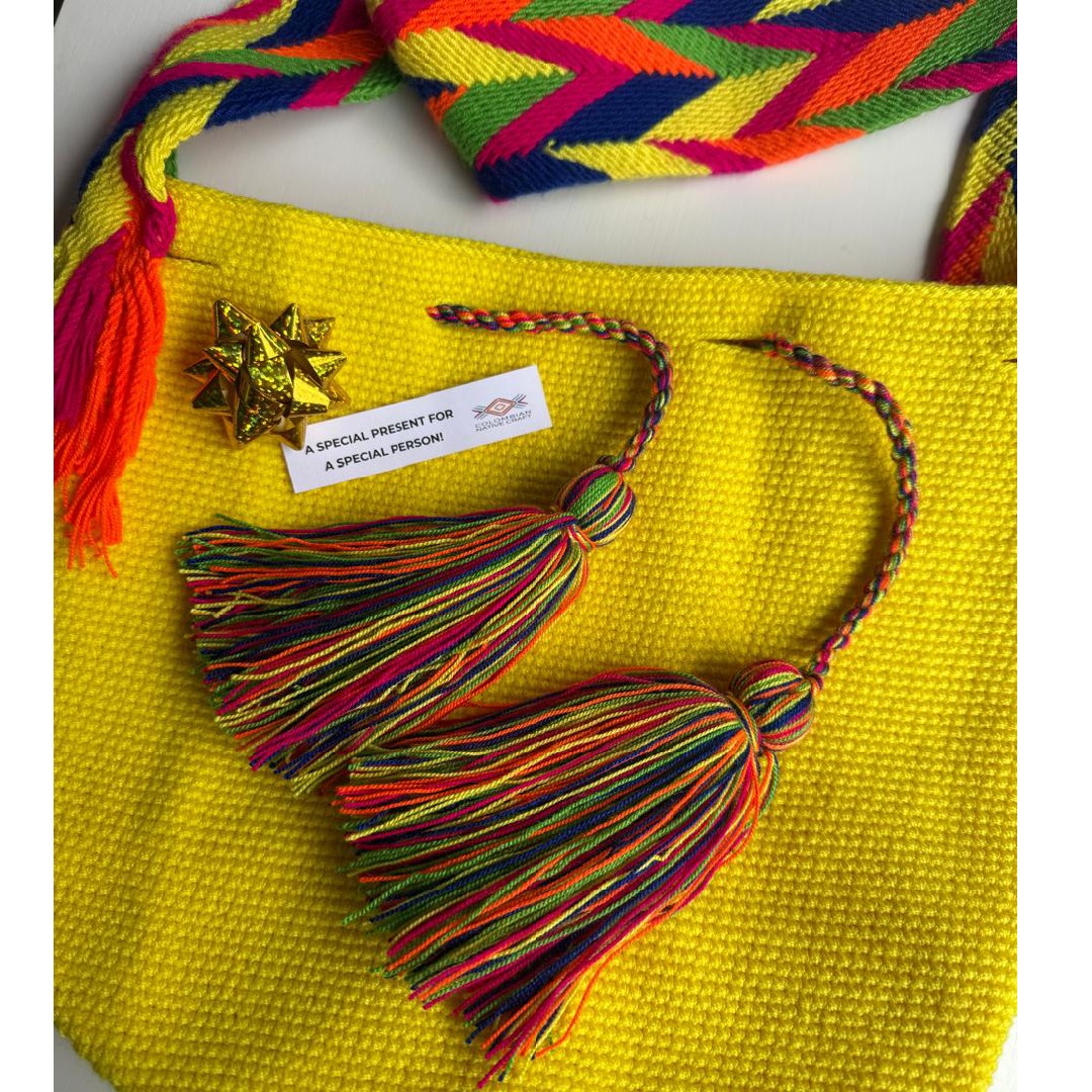 Mochila Wayuu Colombia description: authentic handmade Colombian bags